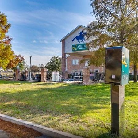 Quality Inn & Suites Fort Worth Buitenkant foto